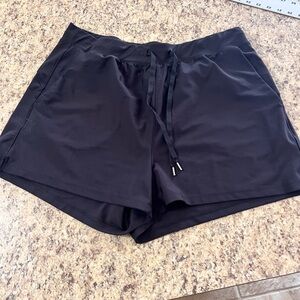 Women's old Navy Active powersoft go dry Black Drawstring elastic waist  Shorts